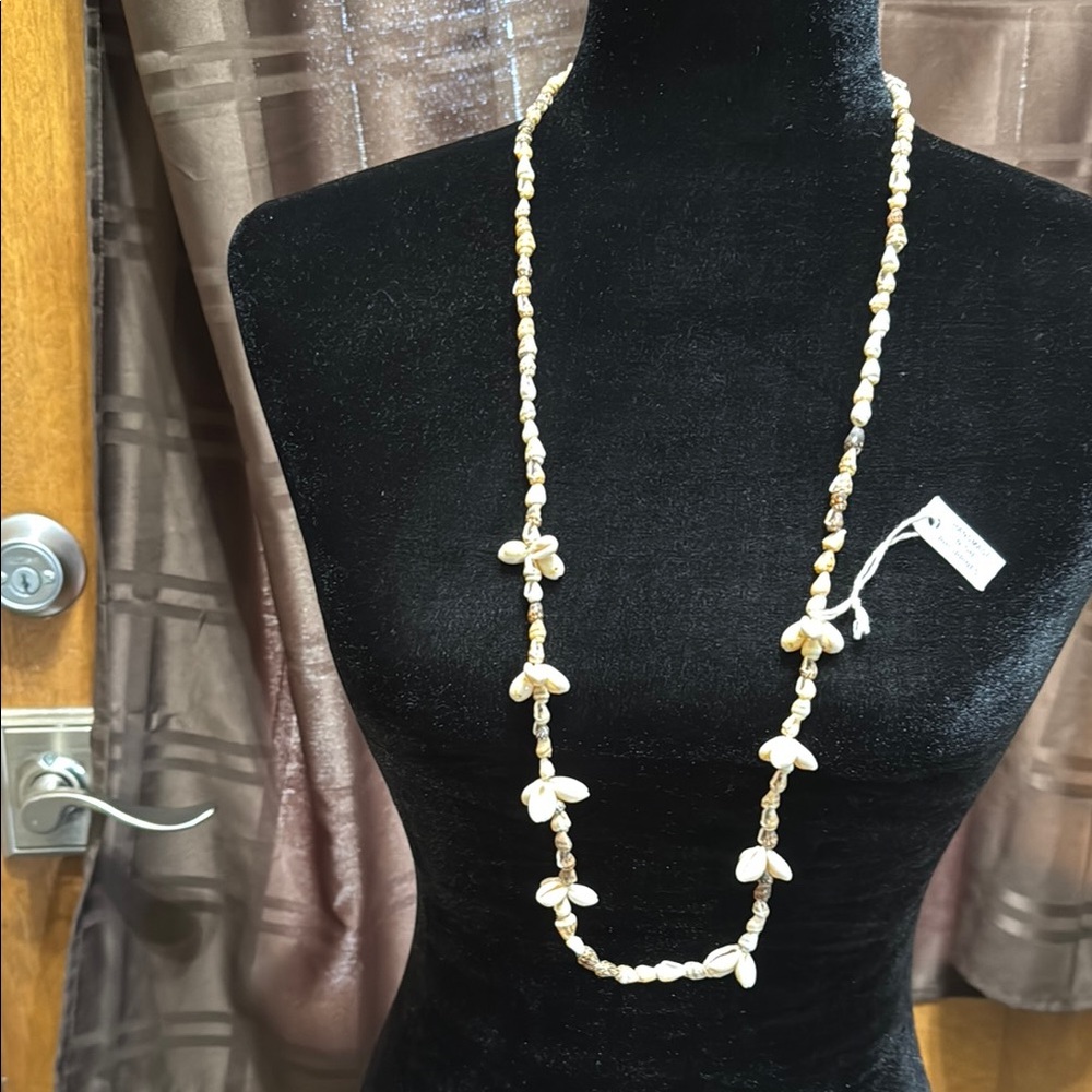 Elegant Shell Necklace
